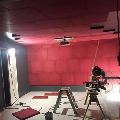 Arbeid med mørke overflater og himling i hjemmekino
